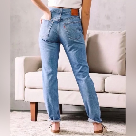 Levi's® Premium 501® ORIGINAL FIT WOMEN'S JEAN - Picture 3 of 4